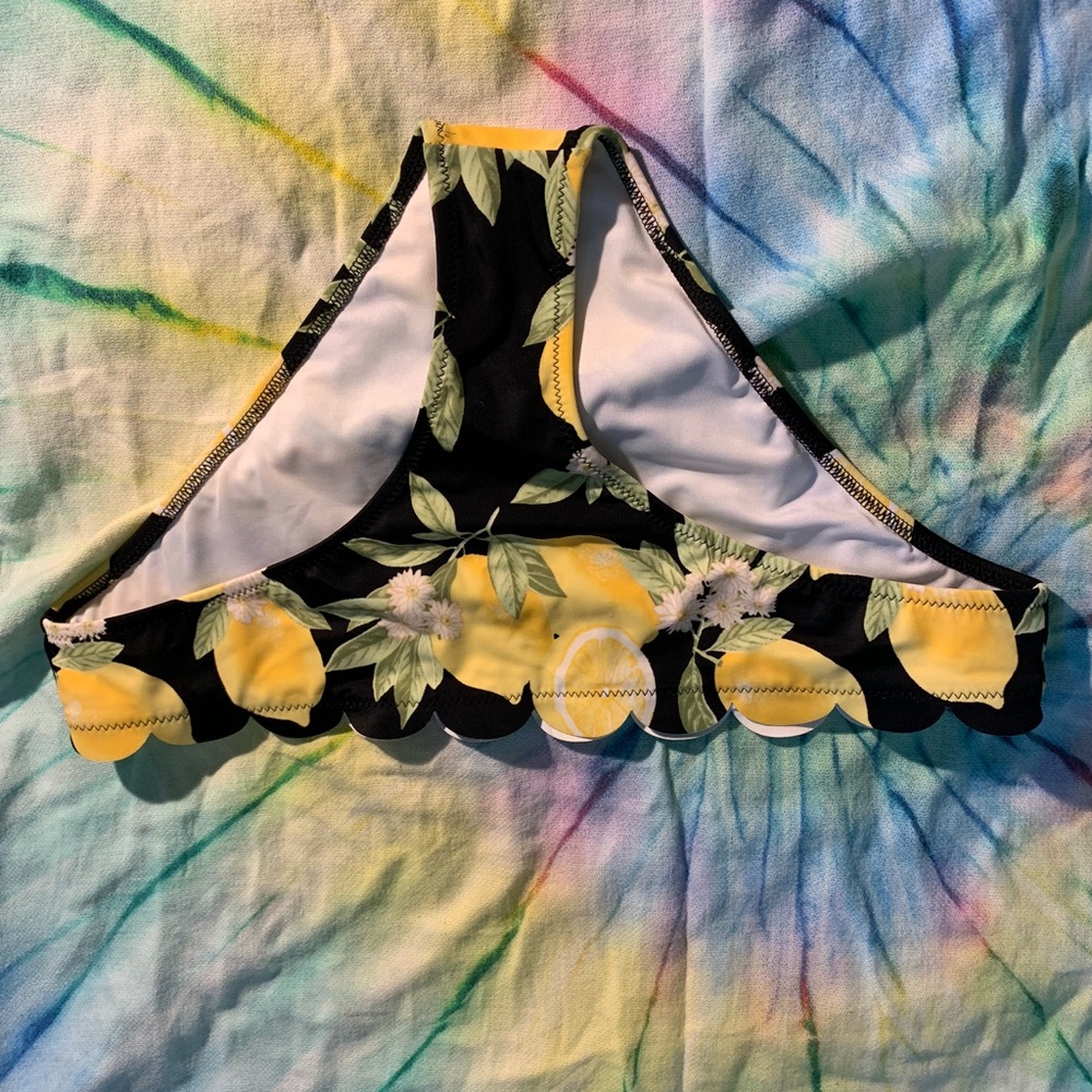 EUC Lemon Bikini Bottoms 🍋